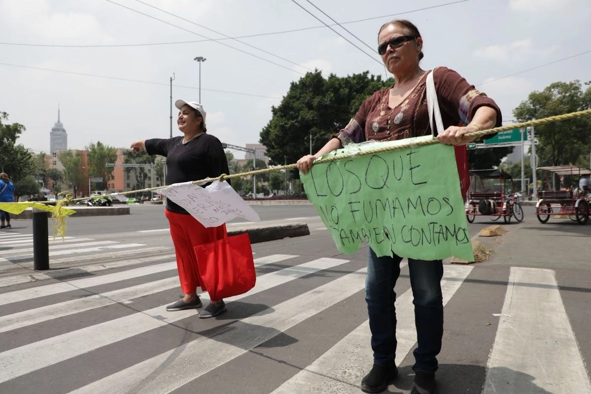 Vecinos de la colonia Guerrero protestaron y bloquearon Paseo de la Reforma a la altura de la Glorieta Violeta en contra de las zonas de tolerancia cannábica, en la Ciudad de México, el 8 de agosto de 2025. Foto 
