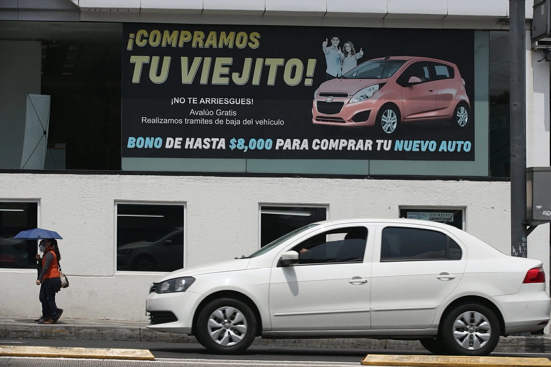 El gobierno de Chihuahua espera recaudar 600 millones de pesos del programa de reemplacamiento vehicular. Foto José Antonio López/Archivo