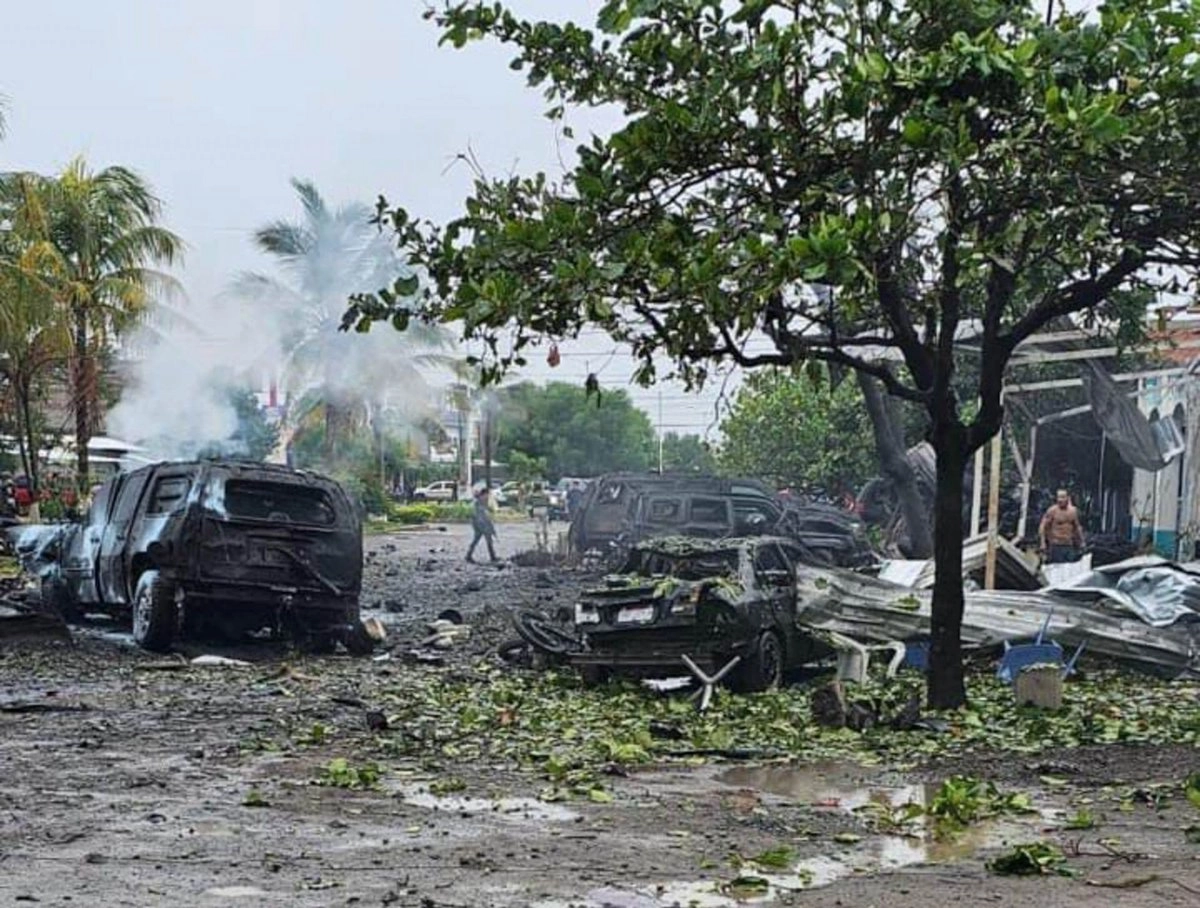 El gobierno de Michoacán atendió a víctimas directas y familiares, en una reunión de dos horas, a la que asistieron las Comisión Estatal de Derechos Humanos y el fiscal del estado, Carlos Torres Piña, así como personal de la Secretaría de Marina.