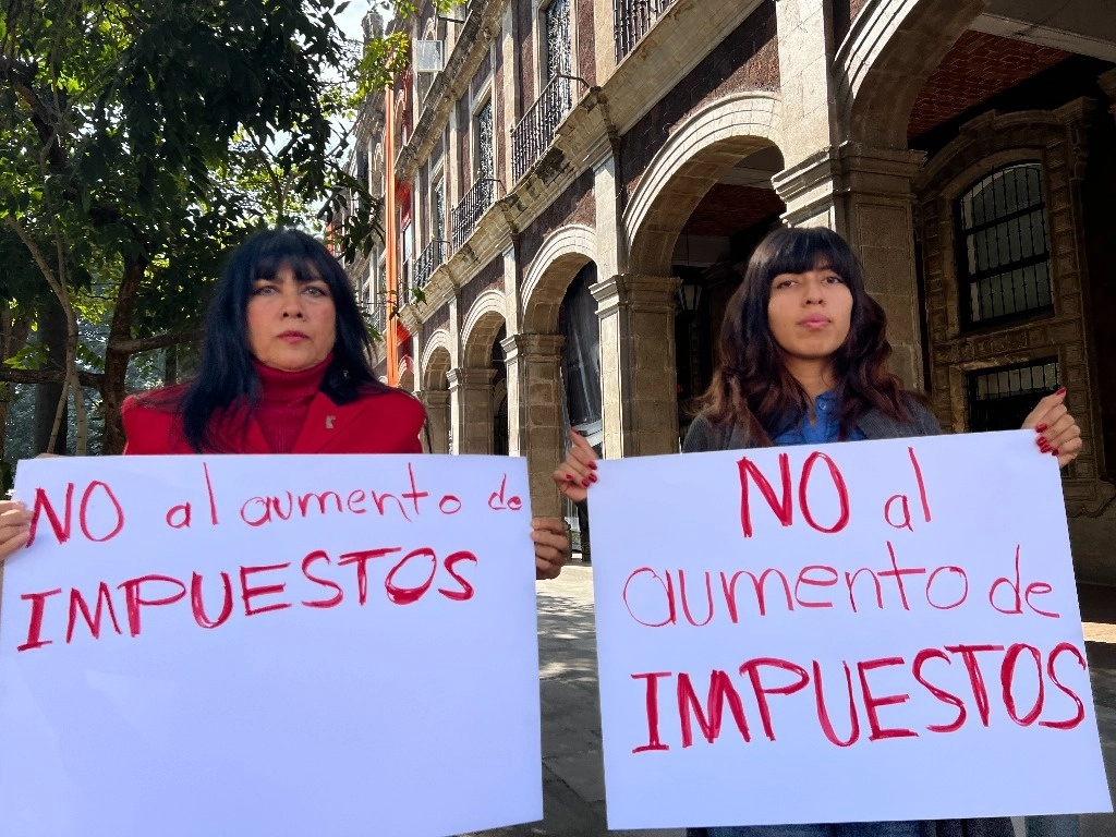 El anteproyecto presenta nuevos impuestos, en su mayoría, como el cobro de impuesto cedular, impuesto sobre la basura o ecológico, entre otros. Foto Rubicela Morelos