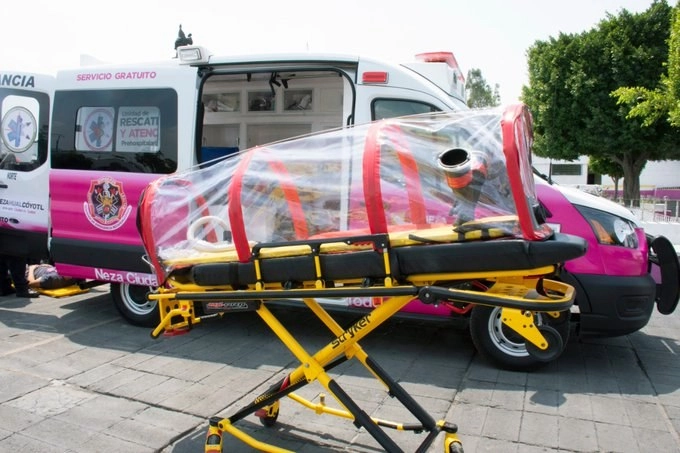 El gobierno de Nezahualcóyotl, Estado de México adquirió cuatro cápsulas XE para la atención de posibles casos de Covid-19. Foto Twitter @GobNeza