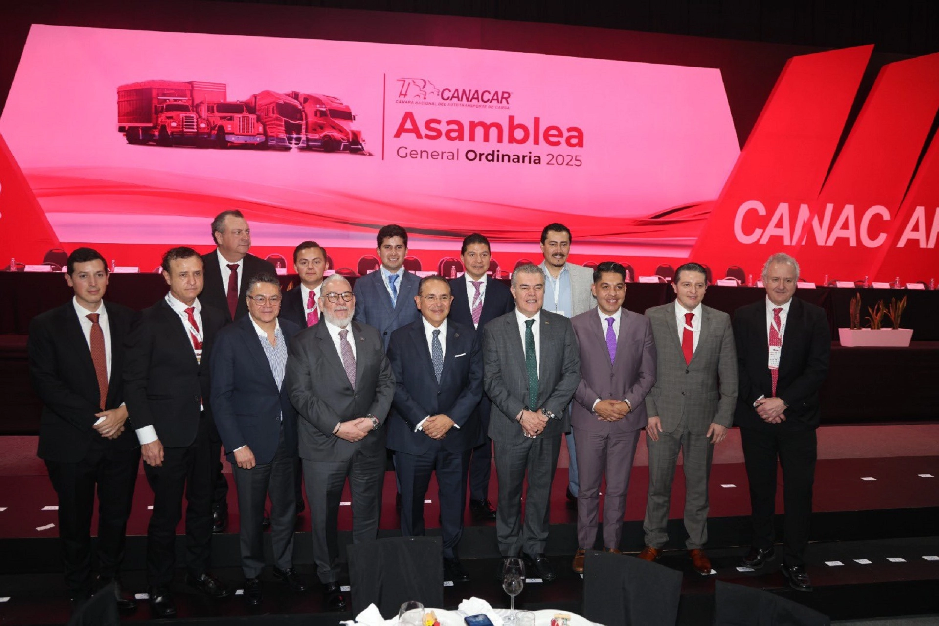 Asamblea General Ordinaria de la Cámara Nacional del Autotransporte de Carga. Foto