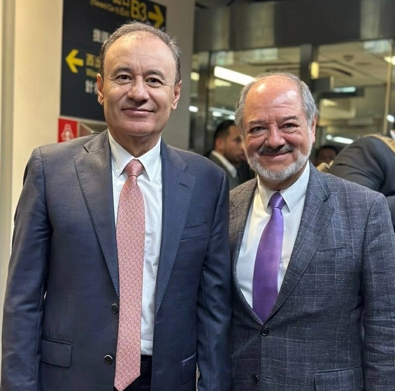 En el primer día de la jornada de promoción, el gobernador Alfonso Durazo, gobernador de Sonora se reunió con representantes de la empresa Shih Hsiang Auto Parts, en Taiwán. Foto Cortesía