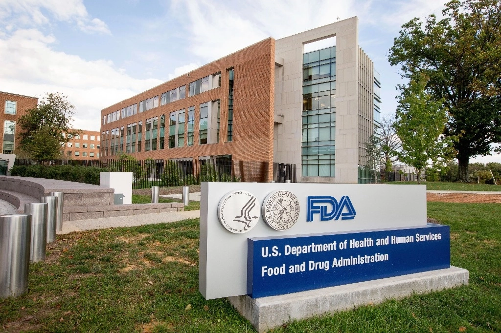 Un ex funcionario de la FDA dijo que despedir a empleados recién contratados podría resultar contraproducente, eliminando a trabajadores que tienden a ser más jóvenes y tener habilidades técnicas más actualizadas. Foto Ap / Archivo