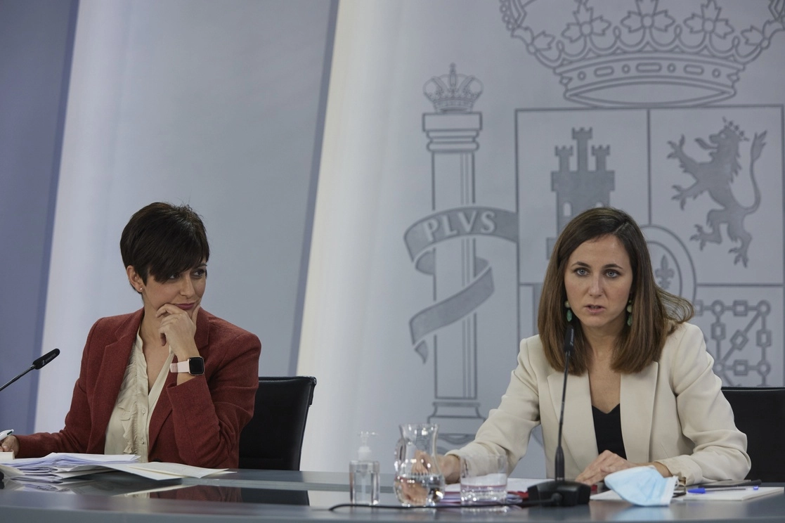 Las ministras españolas Isabel Rodríguez e Ione Belarra, en una rueda de prensa posterior a una reunión del Consejo de Ministros. Foto Europa Press / Archivo
