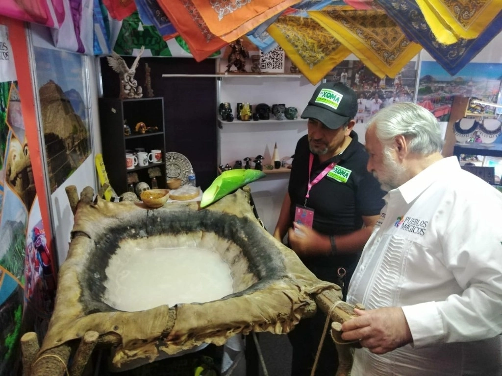 Destacó el apoyo y respaldo del gobernador de Hidalgo Julio Menchaca para  la realización del Tianguis de los Pueblos Mágicos. Foto Ricardo Montoya
