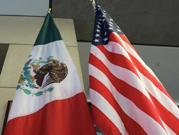 Banderas de México y EU en imagen de archivo. Foto Afp
