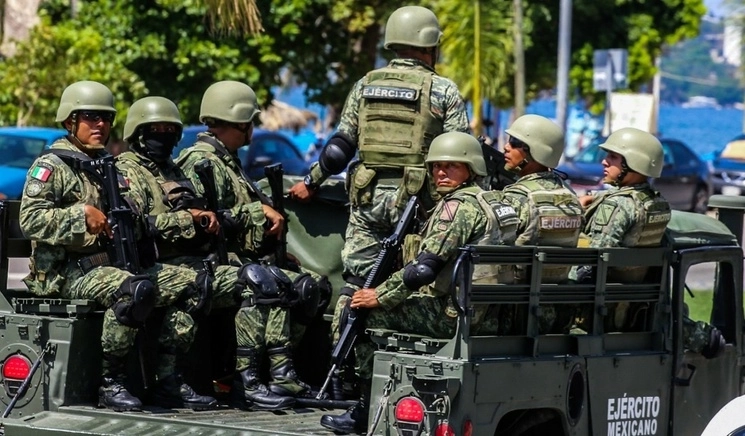 Elementos del Ejército en el puerto de Acapulco, Guerrero. Foto Cuartoscuro / Archivo