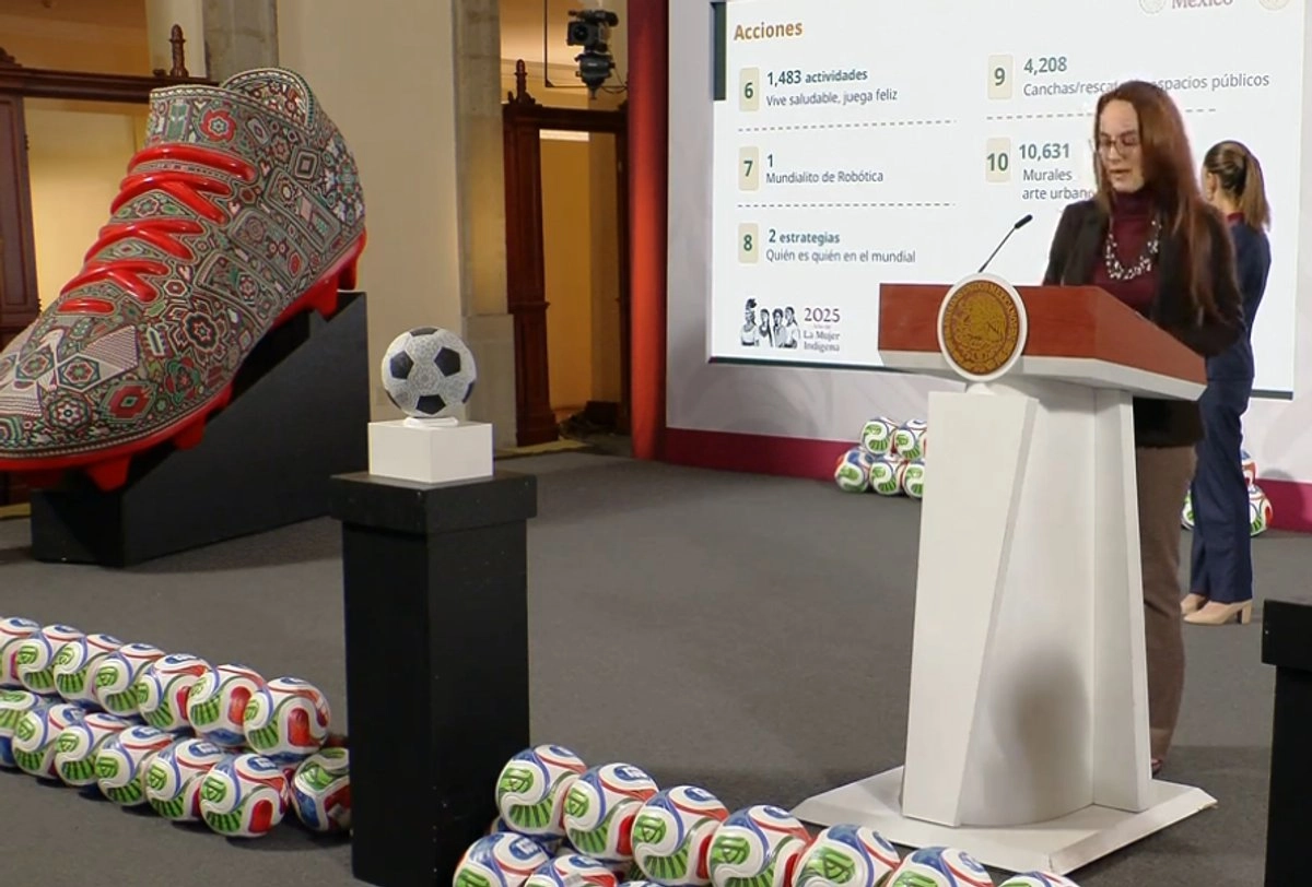 Gabriela Cuevas,  representante de México para la Copa Mundial FIFA 2026, durante la presentación de Mundial Social, en la conferencia de la presidenta Claudia Sheinbaum. 