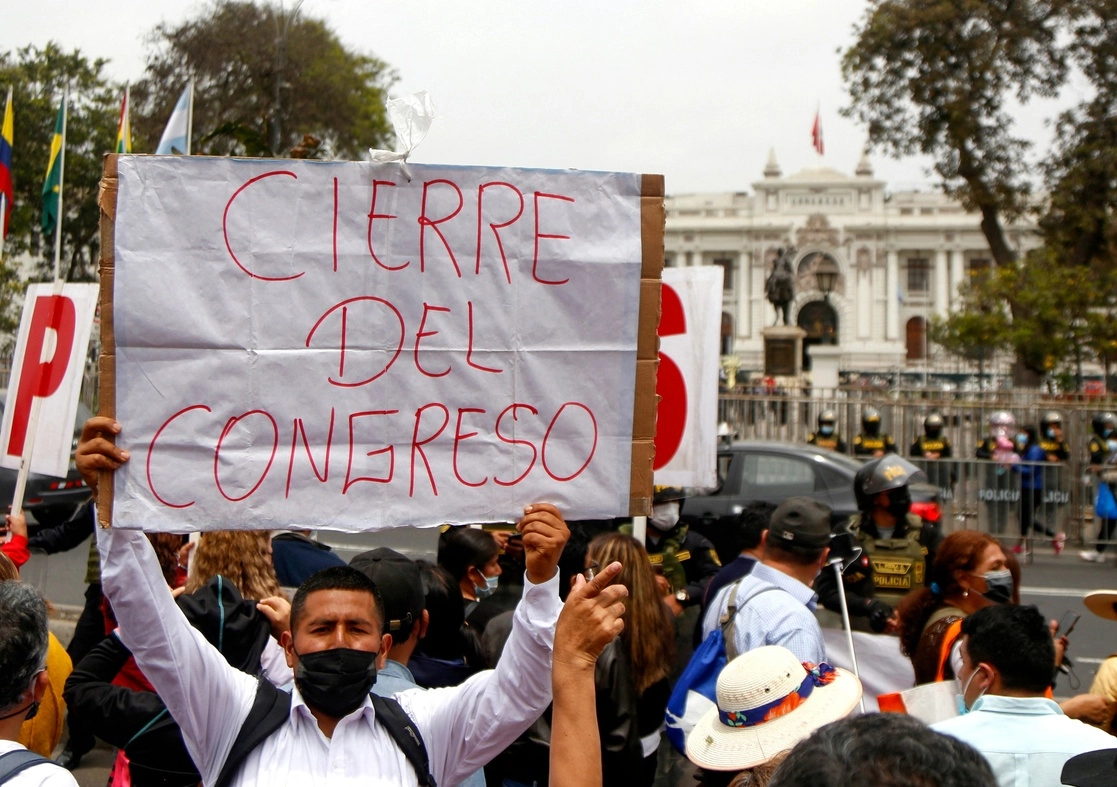 Protesta social contra el Poder Legislativo en Perú. Foto Afp