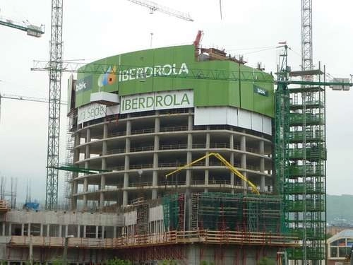 Obras de la Torre Iberdrola en junio de 2009 en Bilbao. Foto cortesía Creative Commons BY-SA / Archivo