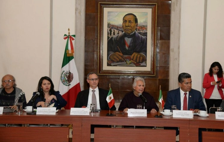 Por segunda ocasión, la secretaria de Gobernación, Olga Sánchez Cordero, recibió a los padres en esta dependencia. Foto Cortesía Segob 