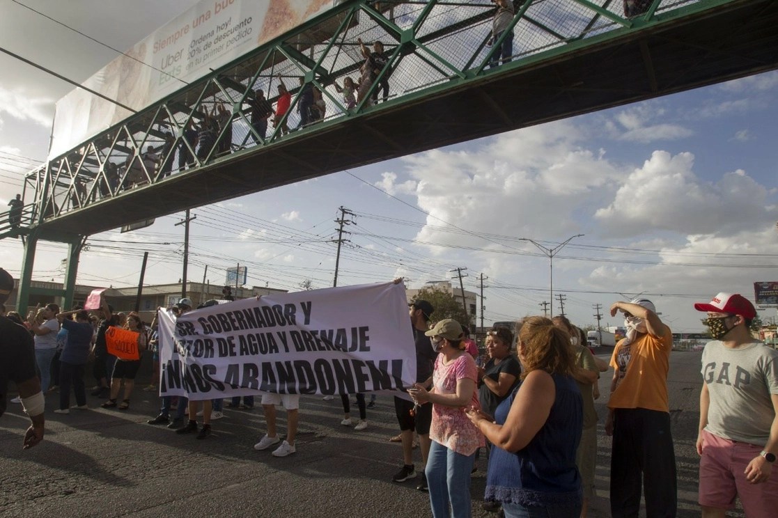 Protesta por desabasto de agua en Nuevo León. Foto Cuartoscuro