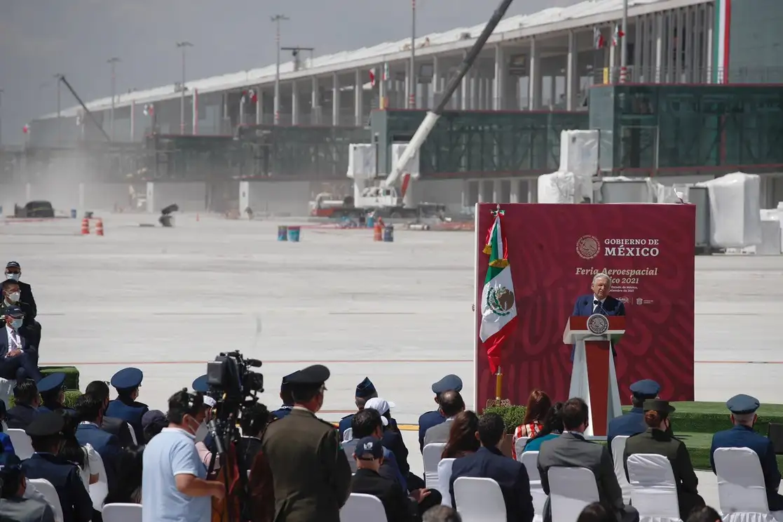 El presidente López Obrador inauguró la Feria Aeroespacial México 2021 en el Aeropuerto Internacional Felipe Ángeles, en el Estado de México, el 22 de septiembre de 2021. Foto Cristina Rodríguez