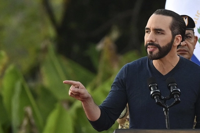 Hoy, tras el derrumbe de su cotización, esas criptomonedas en El Salvador valen 63 por ciento menos. Foto Afp