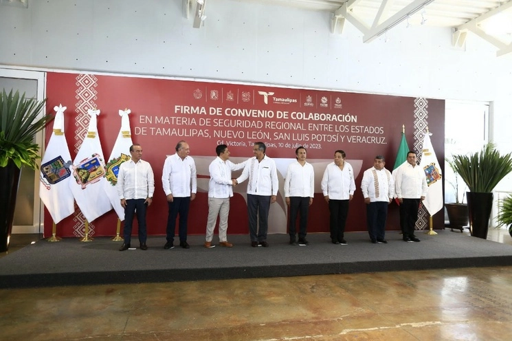 Durante el evento que tuvo lugar en el Museo Tamux, de esta capital, los tres gobernadores y el representante de Nuevo León, sostuvieron una reunión. Foto cortesía