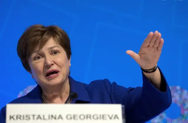 Los gobiernos deben preparar todas las herramientas a su alcance para combatir la recesión generada por el coronavirus, estimó la directora gerente del FMI, Kirstalina Georgieva (en imagen de archivo). Foto Ap
