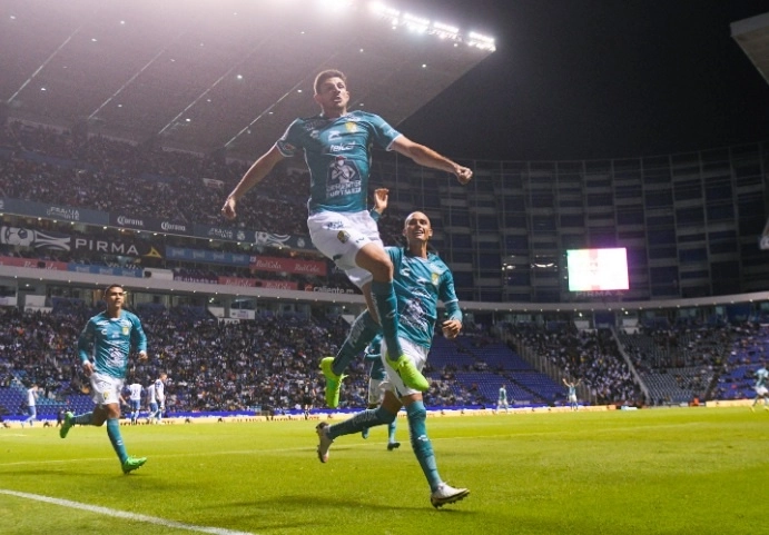La Fiera fue mejor en el complemento, tuvo llegada al área rival y logró la igualada al 78. Foto @clubleonfc