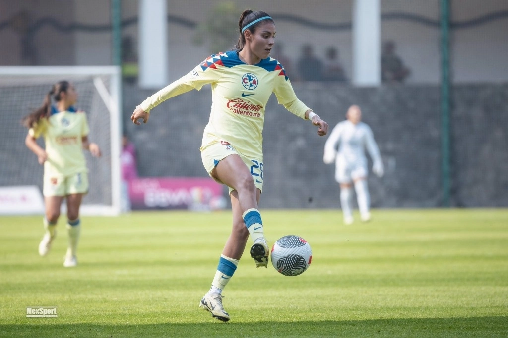 Las Águilas, con 28 unidades, agregaron una victoria que las mantendrá entre los cuatro mejores planteles del certamen. Foto tomada de X @AmericaFemenil.