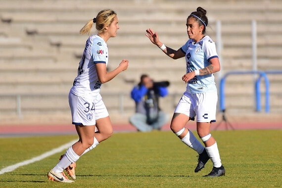 En imagen de archivo, jugadoras del Pachuca durante el juego de la Jornada 3 del torneo Guardianes 2021 de la Liga BBVA MX Femenil. Foto Jam Media