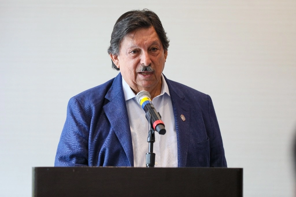 La trasnacional pretende cambiar a un sindicato ‘charro’, acusó el senador Napoleón Gómez Urrutia. Foto Pablo Ramos 