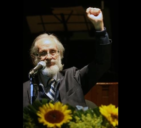 Celebración por los 87 años del maestro Enrique González Rojo Arthur en el auditorio de la Universidad Autónoma de la Ciudad de México, en 2015. Foto Guillermo Sologuren
