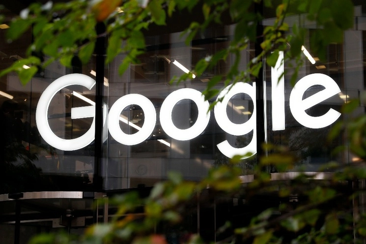 Google se encuentra en conversaciones con medios de comunicación para usar la IA como herramienta de apoyo de periodistas. Foto Ap / Archivo