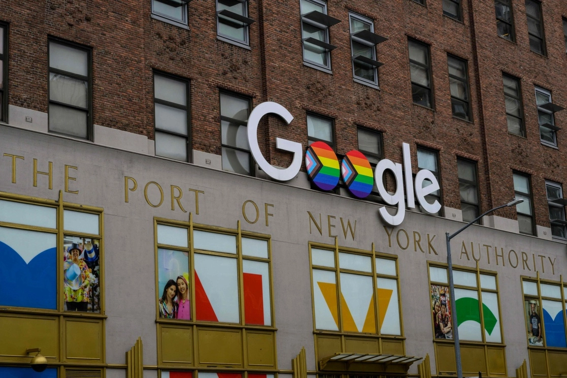 El logotipo de Google en la ciudad de Nueva York el 7 de junio de 2022. Foto Afp