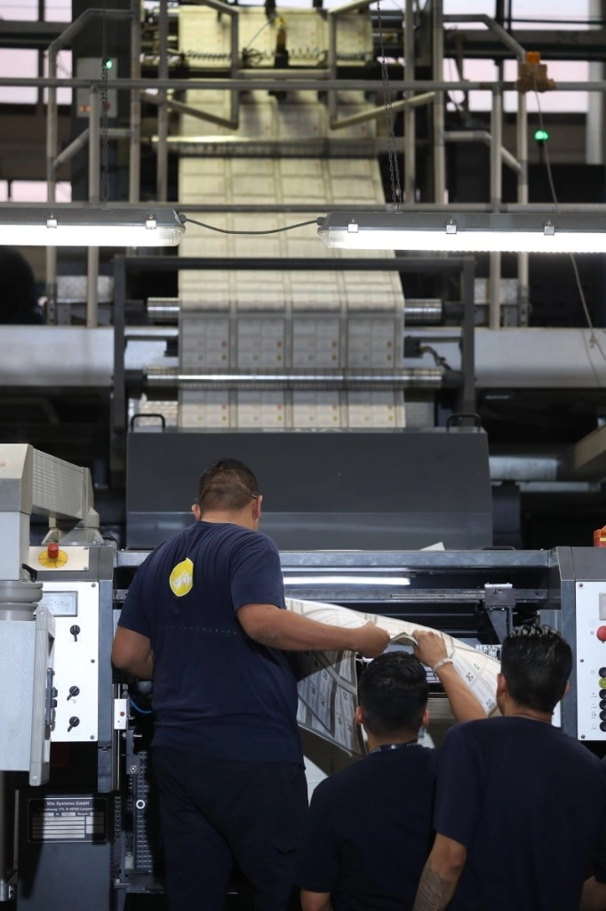 La directora de esa empresa y consejeros del IECM acudieron al acto protocolario del primer tiraje. Foto Yazmín Ortega Cortés 