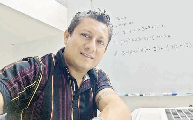 El autor del libro de cuentos Los hombres espinados, por el cual será galardonado en el encuentro editorial, también es profesor de matemáticas de bachillerato.Foto cortesía del entrevistado