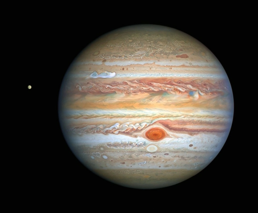 Las nuevas observaciones del telescopio espacial Hubble de la NASA de la legendaria Gran Mancha Roja de Júpiter, recopiladas durante 90 días entre diciembre de 2023 y marzo de 2024, revelan que la GRS no es tan estable como podría parecer. Foto Ap / Archivo