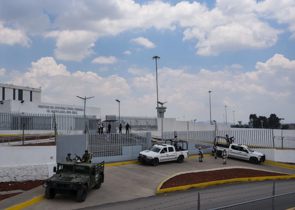 Una numerosa movilización de elementos de la Secretaría de la Defensa Nacional y de la Guardia Nacional se registra en el penal federal de máxima seguridad del Altiplano. La imagen, de archivo. Foto Cuartoscuro