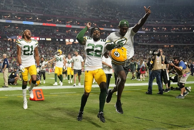 Jugadores de los Empacadores de Green Bay festejan al término del juego. Foto Ap