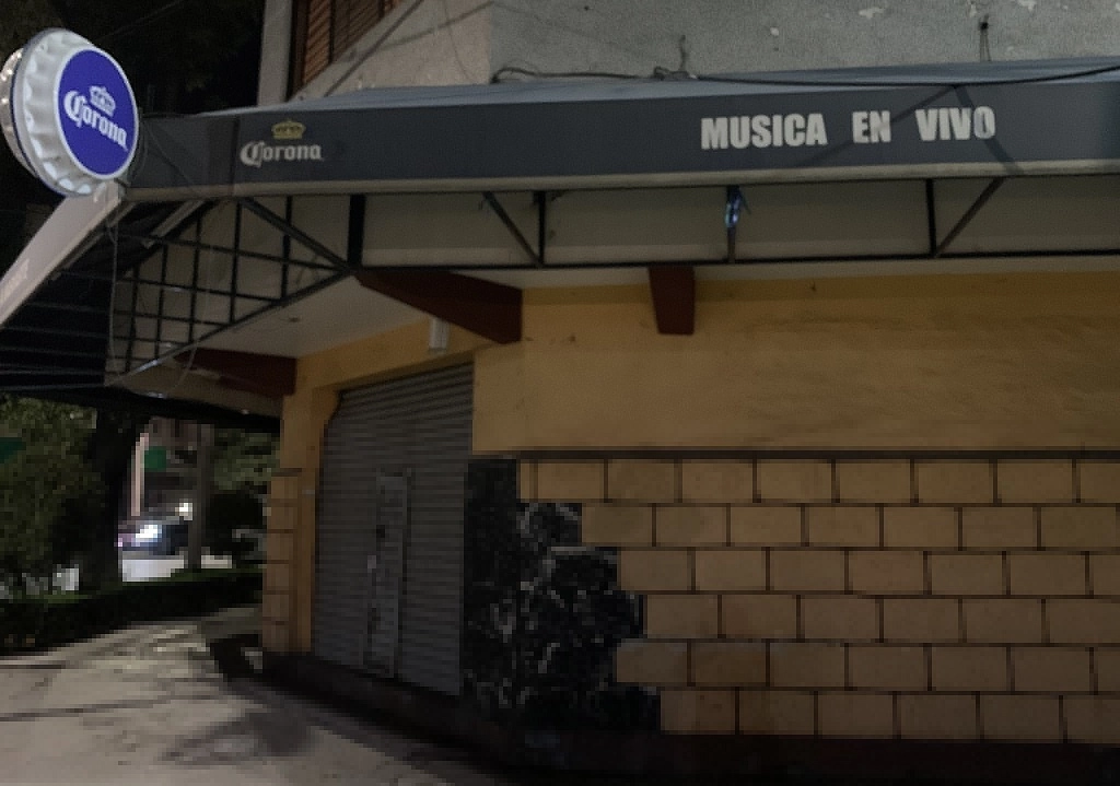 Con la campaña "Vasos vacíos", bares, discotecas y centros nocturnos piden la reapertura de sus puertas en CDMX. Foto María Luisa Severiano/Archivo