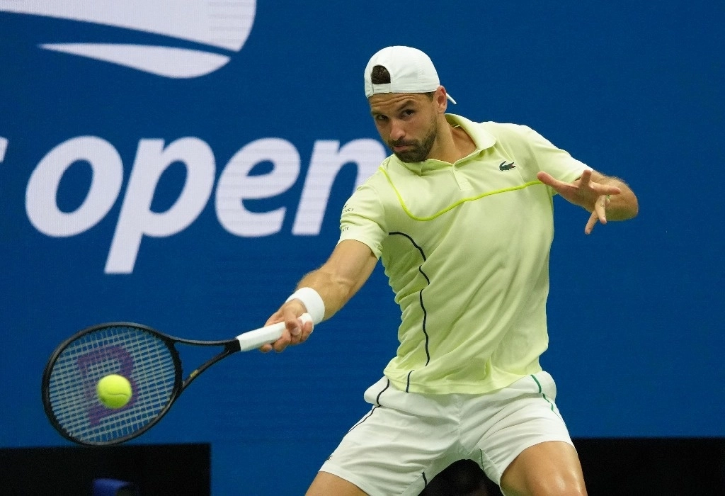 Grigor Dimitrov requirió de cinco sets para vencer al ruso Andrey Rublev en los octavos de final del Abierto de EU. Foto Afp