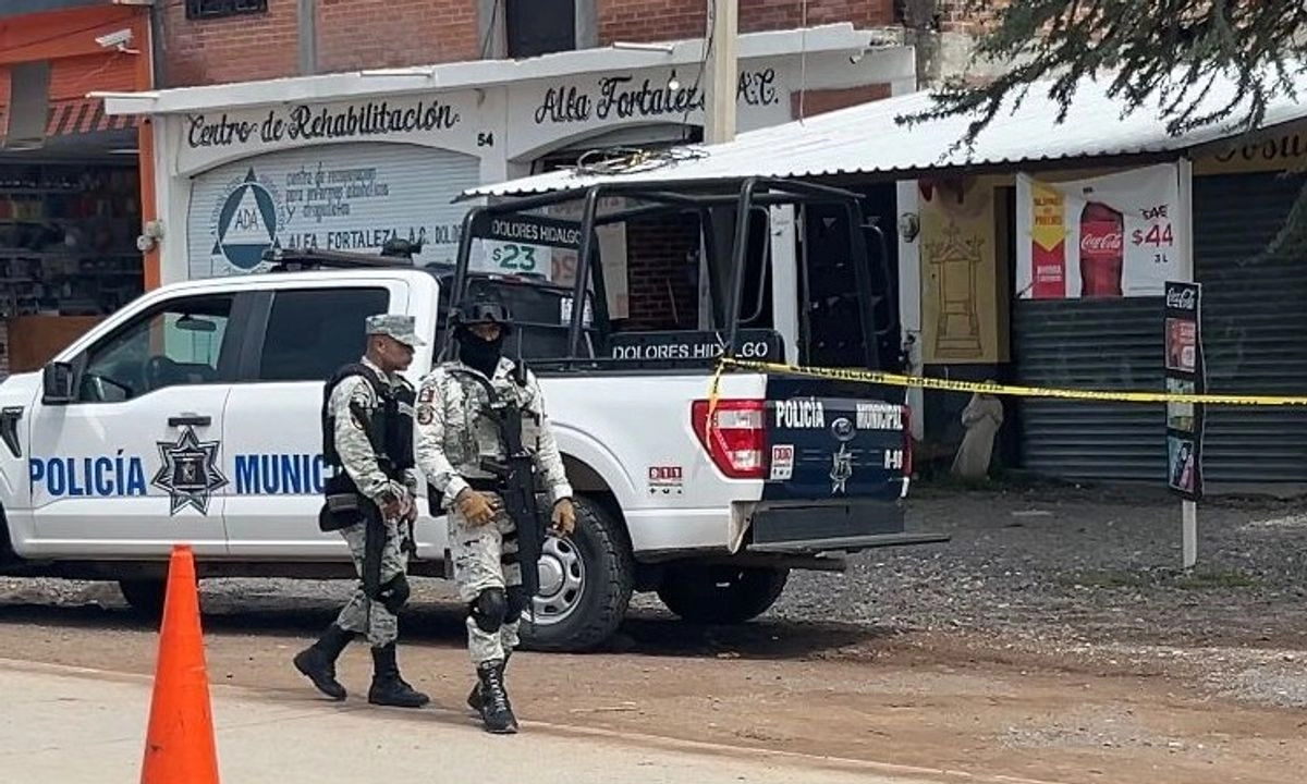 Las autoridades “se encuentran trabajando de manera coordinada para dar con los responsables y esclarecer este lamentable suceso”, señaló el municipio de Dolores Hidalgo.
