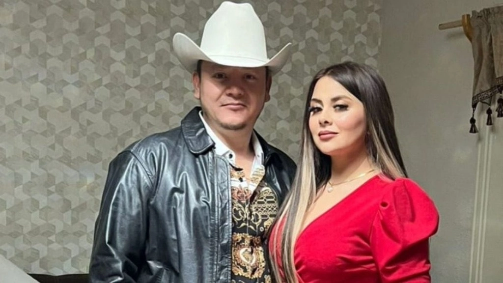 En Chihuahua, un grupo armado asesinó al músico y cantautor Kevin Amalio Hernández Ortega, a su esposa y a sus dos hijos. Foto difundida de redes sociales