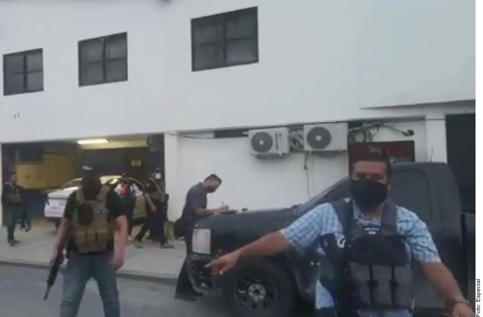 El grupo armado llegó hasta donde estaba detenido su jefe en el edificio de la Policía Ministerial Investigadora, en la ciudad de Reynosa. Foto cortesía 'El mañana de Reynosa'