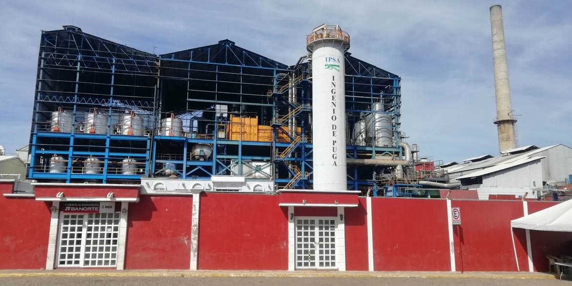 Productores bloquearon la salida de azúcar de las bodegas del Ingenio de Puga en agosto de 2022, como medida de presión para que les pagaran los 400 millones de pesos de liquidación final de la zafra. Foto Luis Martín Sánchez