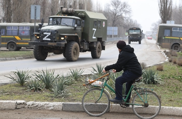 Tras el ingreso militar de Rusia en Ucrania, muchas empresas como Bimbo decidieron parar actividades. Foto Europa Press
