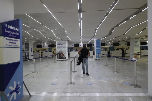 Grupo Cabal, del fugaz banquero del salinismo Carlos Cabal Peniche, retiró su participación de la empresa en la que compartía inversión con Alejandro del Valle y la cual inyectaría recursos a Interjet. Foto Yazmín Ortega Cortés / Archivo