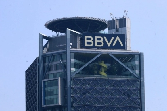 Torre de BBVA en la Ciudad de México. Foto Roberto García / Archivo