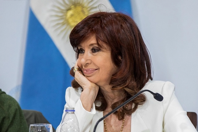 Ayer se dictó procesamiento de los dos primeros detenidos por el intento de atentado a la vicepresidenta de Argentina. Foto Afp