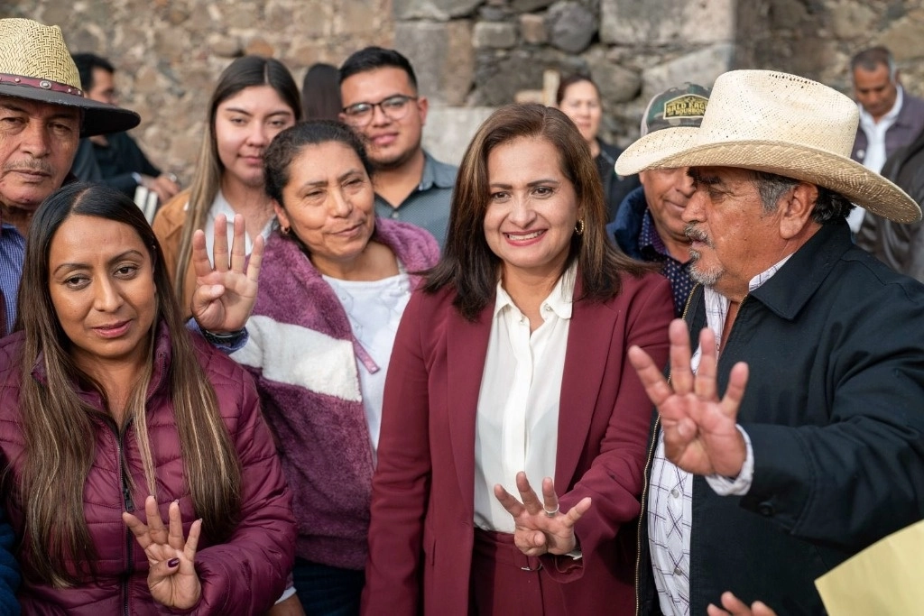 La abanderada de Morena, Alma Alcaraz Hernández, difundió pagos por tres millones 981 mil 730 pesos. Foto tomada de X @AlmaAlcarazH.