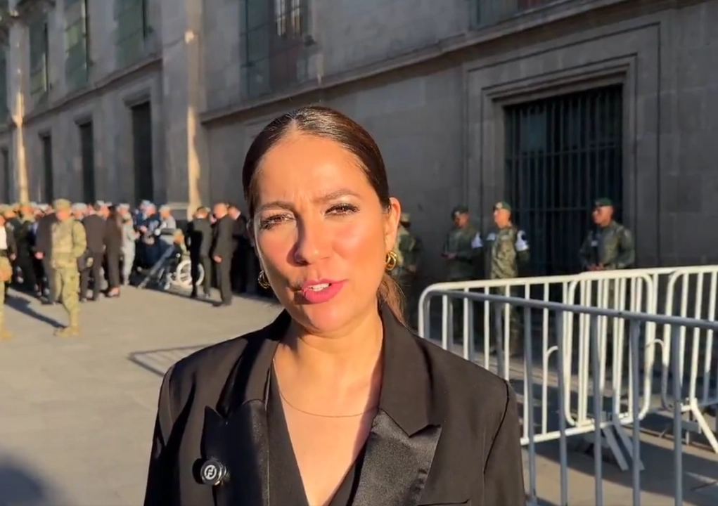 La gobernadora de Guanajuato, Libia García Muñoz Ledo, tras la reunión con la presidenta Claudia Sheinbaum en Palacio Nacional. Foto 