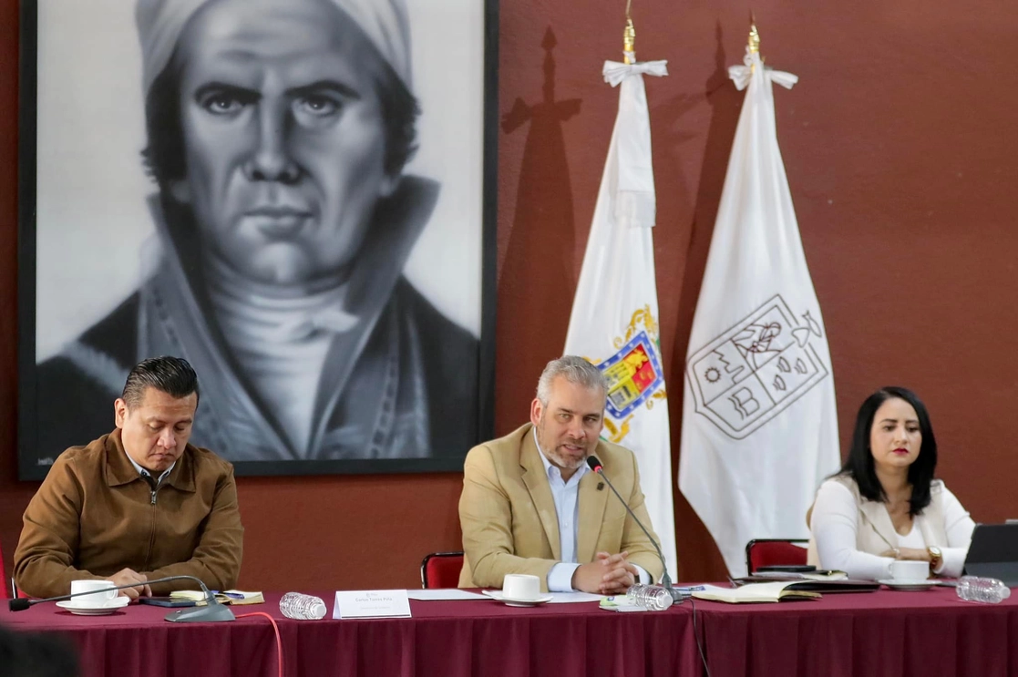 El gobernador de Michoacán, Alfredo Ramírez Bedolla, durante una conferencia de prensa. Foto tomada de https://www.facebook.com/alfredoramirez.b / Archivo