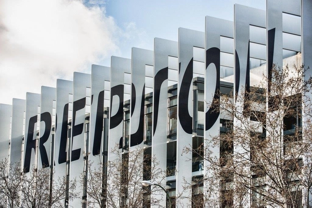 Fachada de la sede de Repsol en España. Foto Europa Press / Archivo