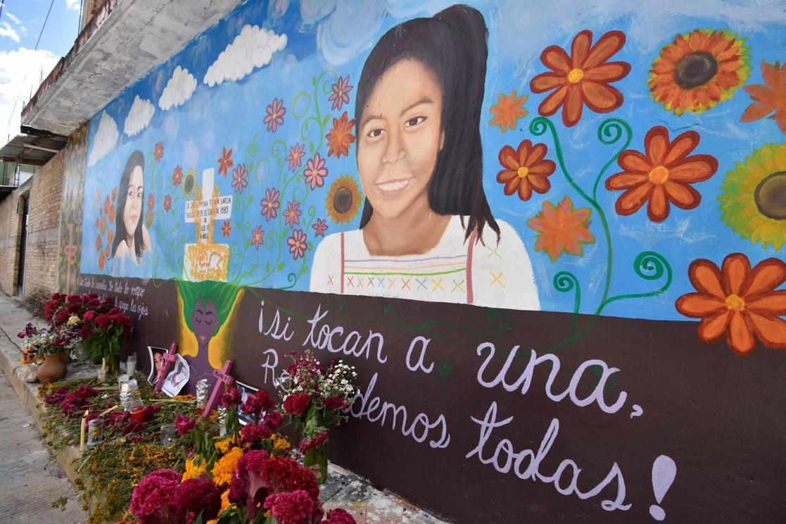 Mural "Por las que nos faltan" en memoria de las mujeres víctimas de feminicidio en el estado de Guerrero. Foto Cuartoscuro / Archivo