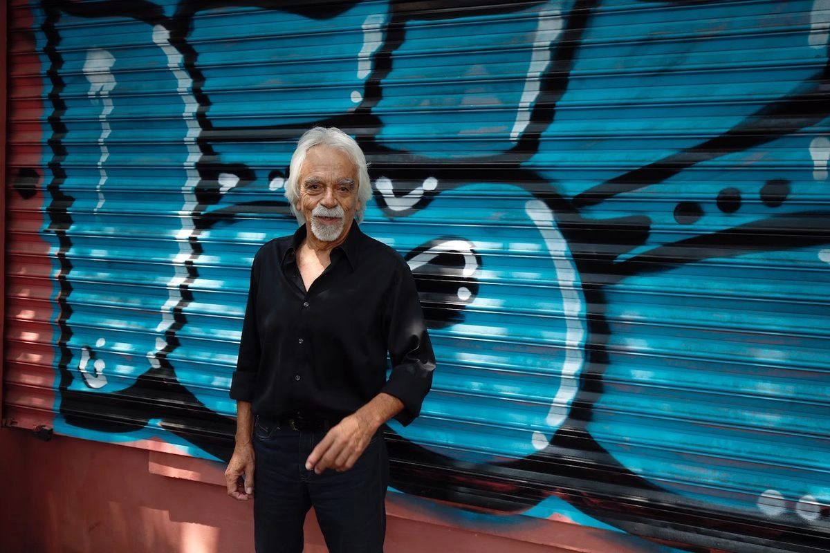 El compositor y cantante Guillermo Briseño captado en julio de 2023, cuando presentó su disco ‘De irenas y otros monstruos’. Foto 