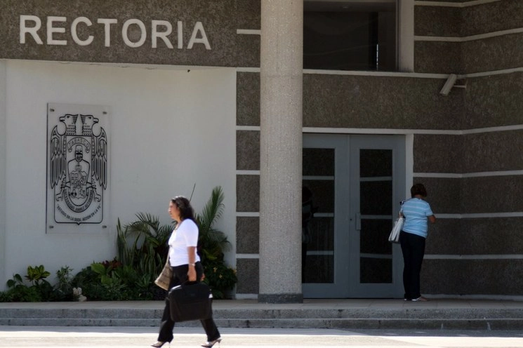 La rectoría de la Universidad Juárez Autónoma de Tabasco, cuyo nuevo titular rindió protesta la noche del miércoles 22 de enero de 2020. Foto Cuartoscuro / Archivo